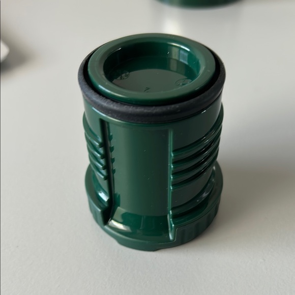 Stanley Classic Legendary Bottle Hammertone Green 20 oz - Picture 3 of 9